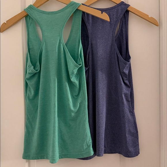 Bundle of Two Women’s Workout Tanks (XS & Small) - Picture 5 of 7